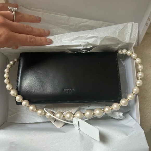 Avenue Wallet with Chain - Picture 10 of 11